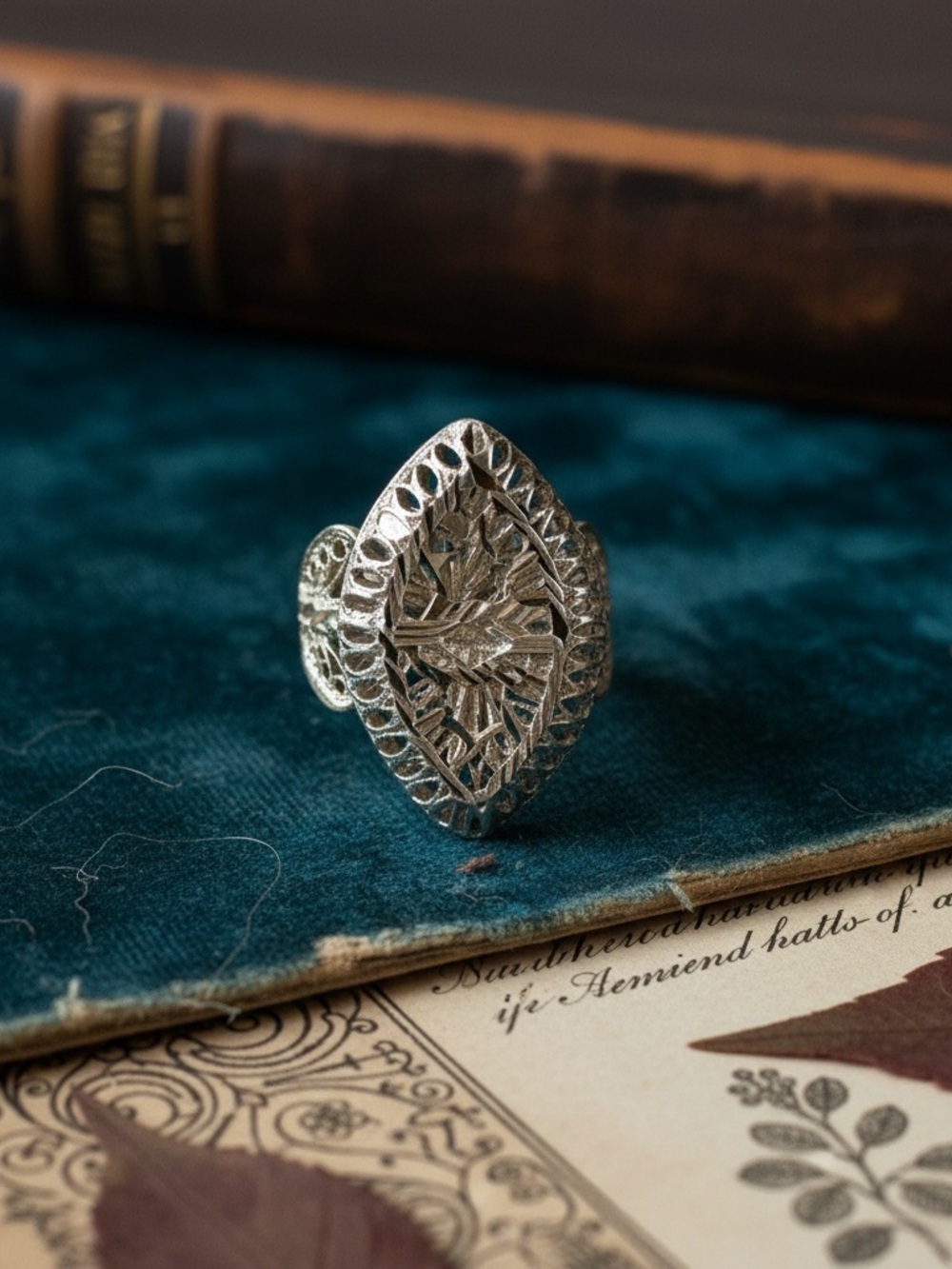 Vintage 925  Silver Filigree Marquise Ring - Women's Elegant Statement - Picture 5 of 6